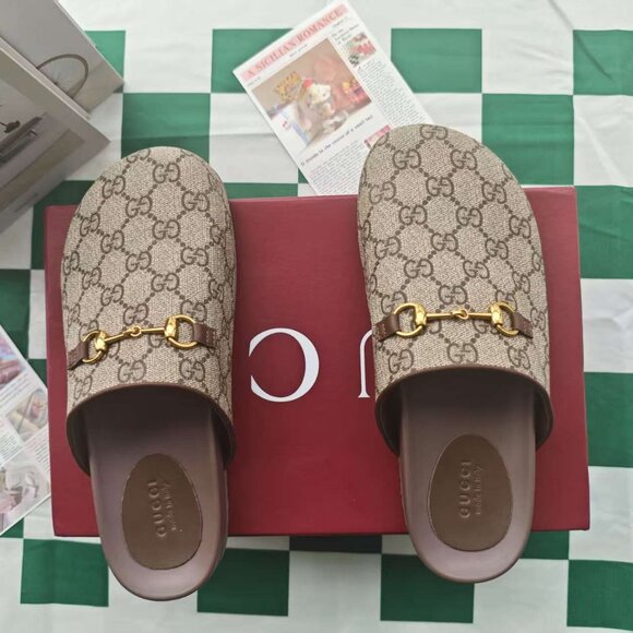 New Gucci brown slippers 🍃🍃 - Picture 1 of 7